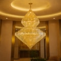 Lustre Glamour Dourado Com Cristal Transparente 150Cm 65 Lâmpadas E14 Eletrorastro